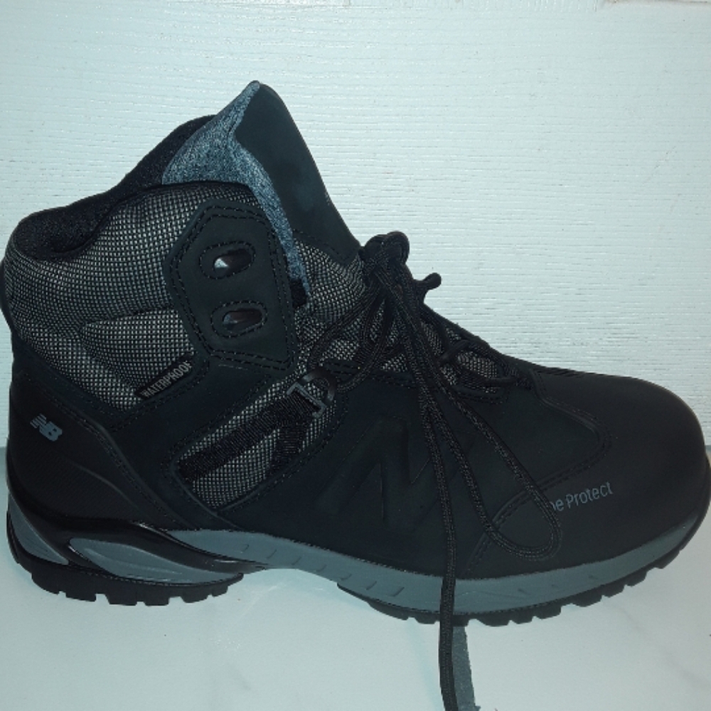 New Balance steel toe boots size 9